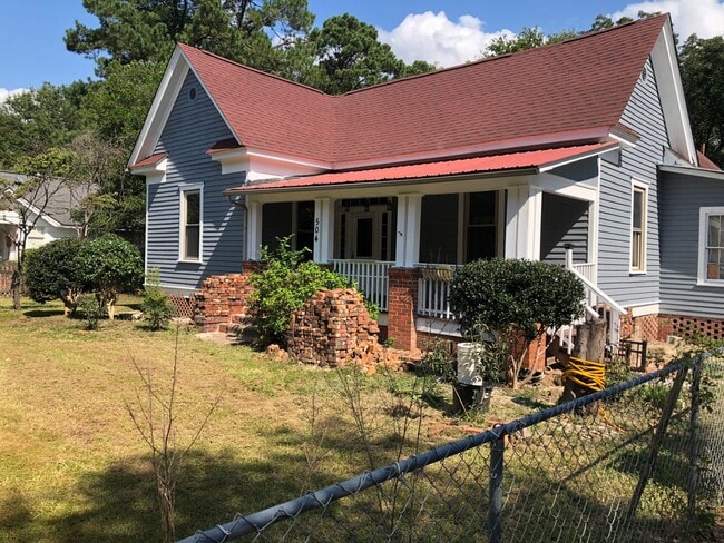 property at 504 E Hampton St
