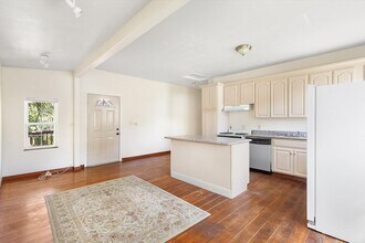 1431 Linden St in Oakland, CA - Building Photo - Building Photo