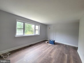122 Laureba Ave in Stratford, NJ - Building Photo - Building Photo