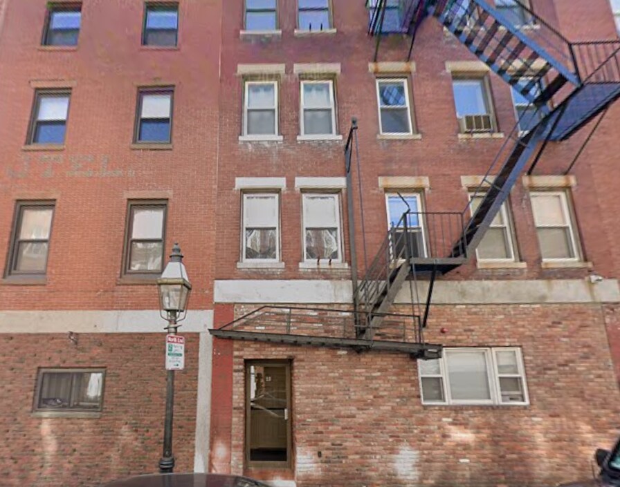 23 Fleet St in Boston, MA - Building Photo