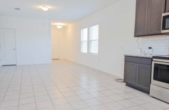 6510 Routenburn St in Austin, TX - Building Photo - Building Photo