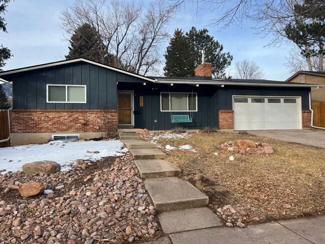 property at 1306 Whitehouse Dr