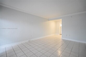 7640 Carlyle Ave in Miami Beach, FL - Foto de edificio - Building Photo