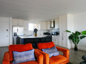 1054 E 2nd St, Unit 302 in Long Beach, CA - Building Photo - Building Photo