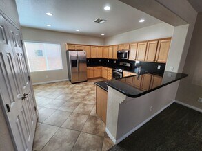 2421 Urrard St in Henderson, NV - Building Photo - Building Photo