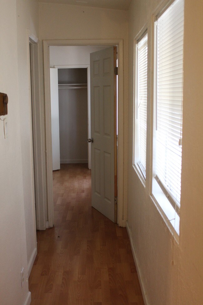 2601 Center Ave in Richmond, CA - Foto de edificio - Interior Photo