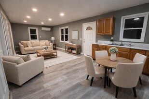 109 S Illinois Ave in Columbus, KS - Building Photo