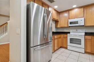 9412 Charlesberg Dr in Tampa, FL - Foto de edificio - Building Photo