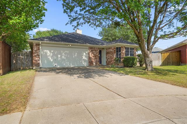 7025 Snowivy Ct in Arlington, TX - Building Photo