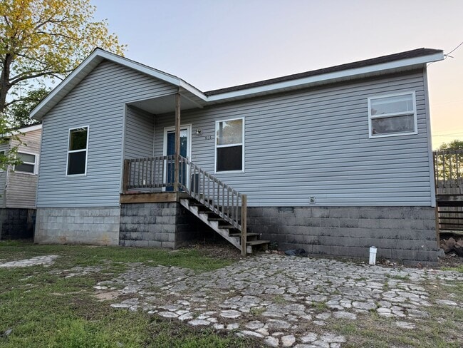 property at 1035 Prospect Ave