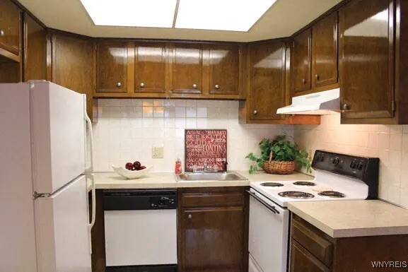 4 Peppertree Dr in Amherst, NY - Building Photo - Building Photo