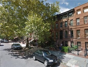 521 Macon St, Unit 2 in Brooklyn, NY - Building Photo - Building Photo