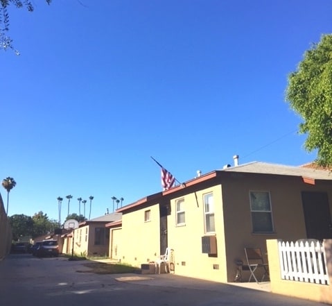 11277 Barnwall St in Norwalk, CA - Foto de edificio - Building Photo