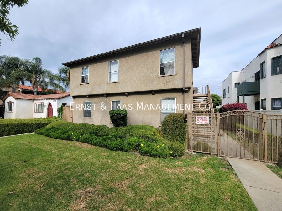 2360 Chestnut Ave in Long Beach, CA - Foto de edificio