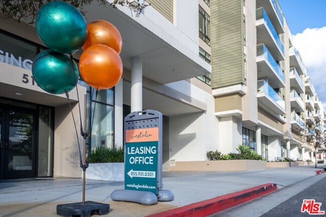 515 W Broadway in Glendale, CA - Building Photo - Building Photo