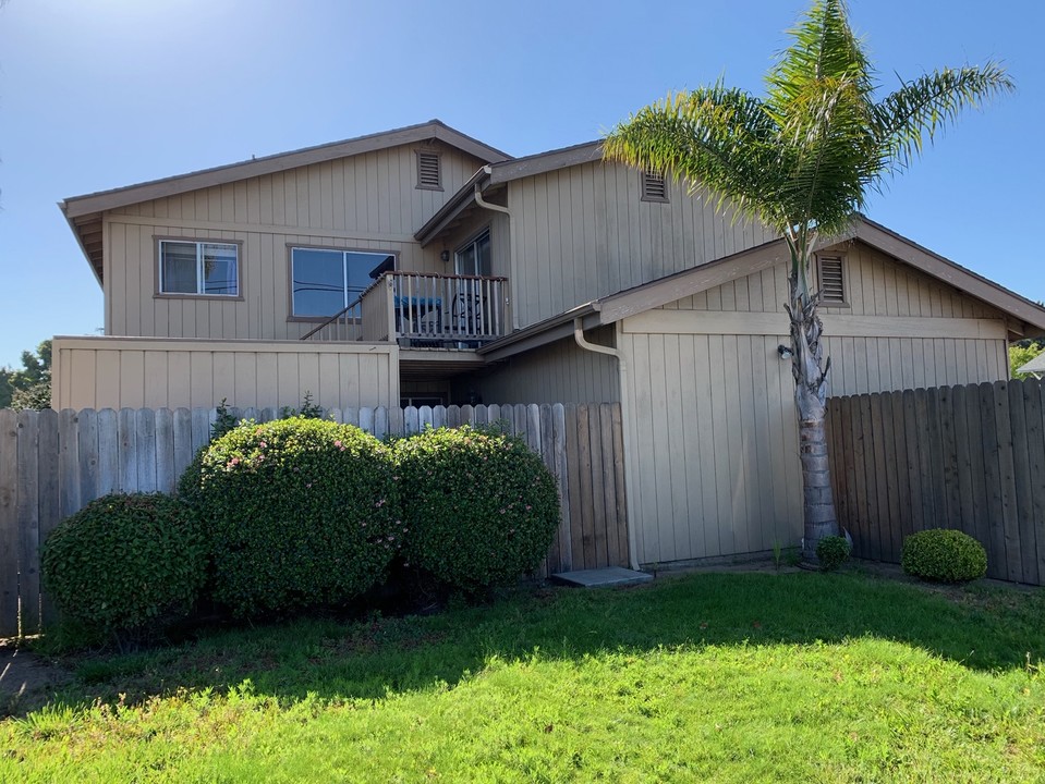 157 S Elm St in Arroyo Grande, CA - Building Photo