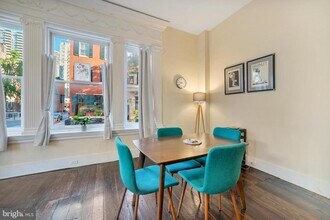 1836 Delancey St in Philadelphia, PA - Foto de edificio - Building Photo