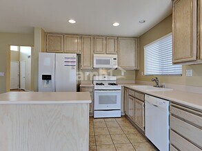 9034 Dulcimer Ln in Las Vegas, NV - Building Photo - Building Photo