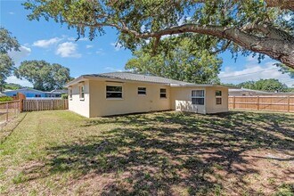 2368 Cecelia Ln in Clearwater, FL - Building Photo - Building Photo