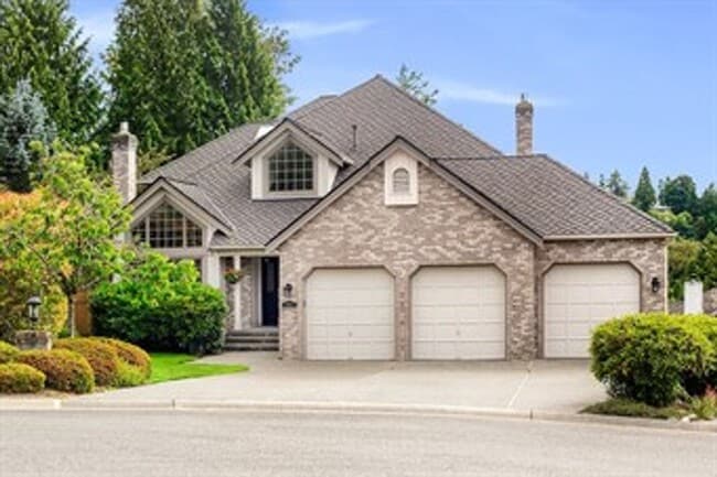 property at 7811 146th Pl SE