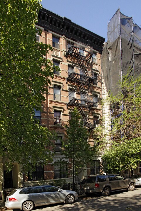 248 E 7th St in New York, NY - Building Photo