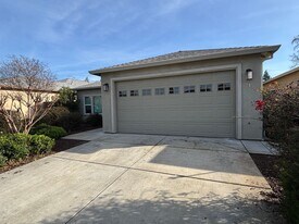 215 Clark Way in Chico, CA - Building Photo