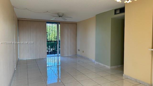 8821 W Flagler St in Miami, FL - Building Photo