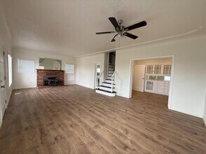 10608 S Zediker Ave in Parlier, CA - Building Photo - Building Photo