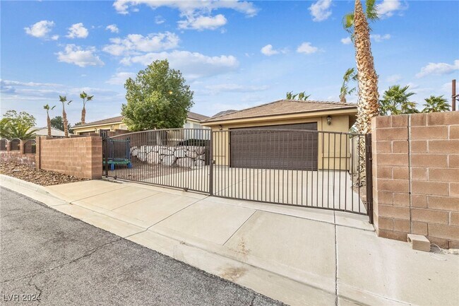 property at 200 W Desert Rose Dr