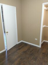 2510 S Sawyer Ave-Unit -FL 2 in Chicago, IL - Building Photo - Building Photo