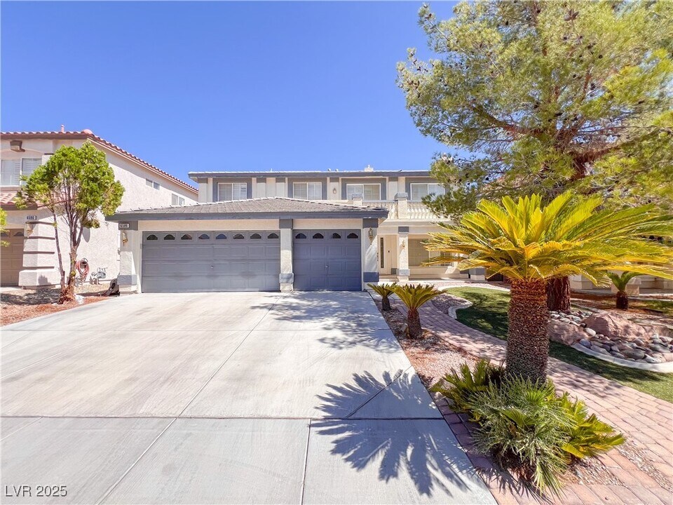 6586 Shadow Cove Ave in Las Vegas, NV - Building Photo