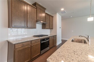 1239 Waterfall Ct in Cumming, GA - Building Photo - Building Photo