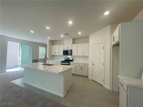 7370 Daly Grv St in Las Vegas, NV - Building Photo - Building Photo