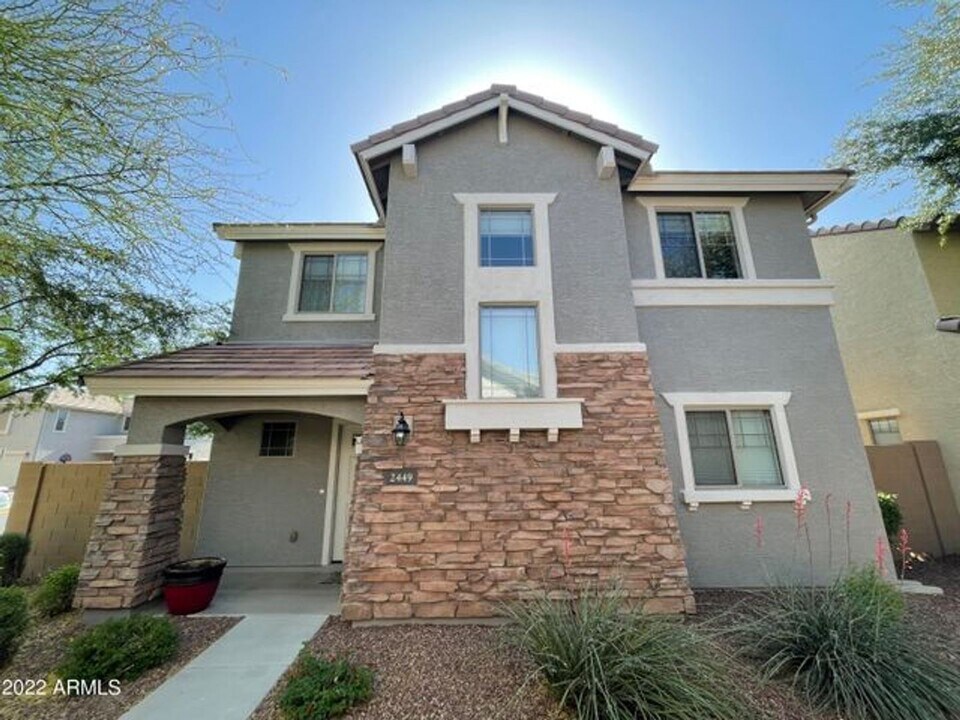 2449 E Vermont Dr in Gilbert, AZ - Building Photo