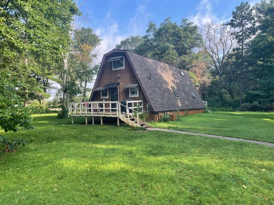 6114 Pine Beach Rd in Brainerd, MN - Building Photo