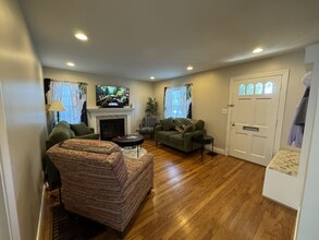 3911 Alton Rd in Louisville, KY - Building Photo - Building Photo