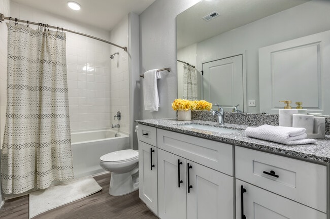 Lake Maggiore in St. Petersburg, FL - Building Photo - Interior Photo