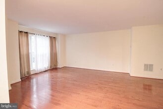 9261 Ridgefield Cir in Frederick, MD - Building Photo - Building Photo