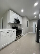 4432 E Riverside Dr in Ft. Myers, FL - Building Photo - Building Photo