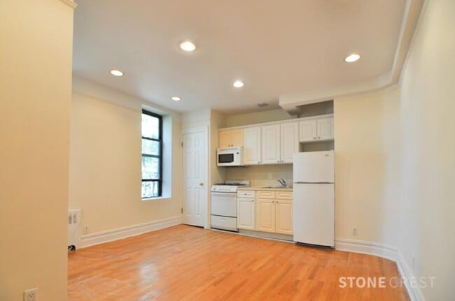 property at 515 W 122nd St