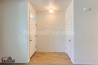 16980 NW Shadow Hills Ln in Beaverton, OR - Building Photo - Building Photo