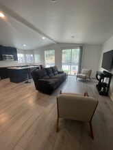 30473 Mulholland Hwy in Agoura Hills, CA - Building Photo - Building Photo