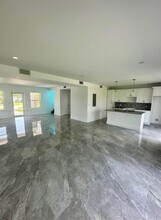 17984 SW 105th Ave in Miami, FL - Building Photo - Building Photo