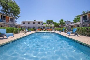 Atwater Apartments in Phoenix, AZ - Building Photo