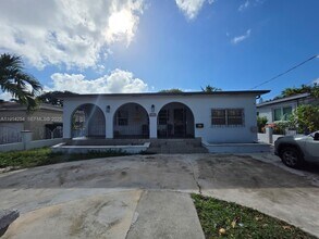2970 SW 17th St in Miami, FL - Building Photo - Building Photo