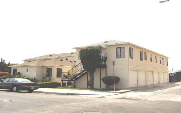 1115-1119 S Woods Ave in Los Angeles, CA - Foto de edificio