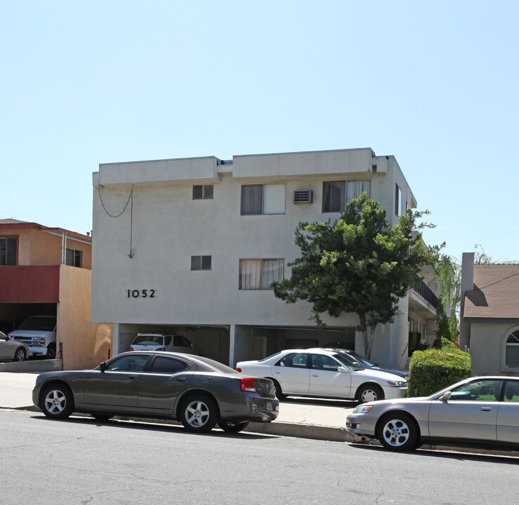 1052 Elm Ave in Glendale, CA - Building Photo