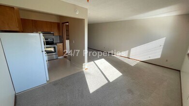 1111 S Gaines St in Portland, OR - Building Photo - Building Photo