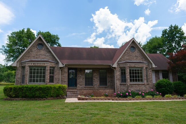 property at 140 Thomas Dr