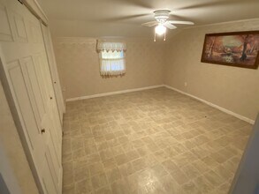 40 Highland Ave in Newport, ME - Building Photo - Building Photo